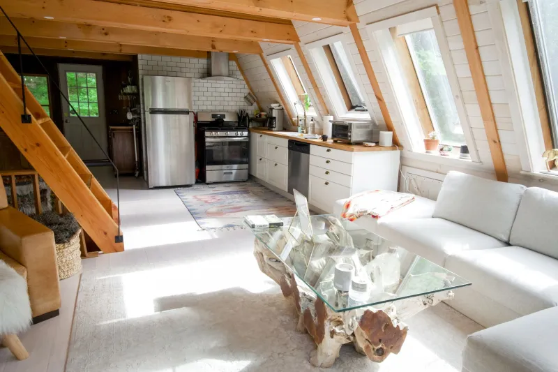 What Hosts Aren't Saying Out Loud: The Real Etiquette Guide to Staying in Someone's Home